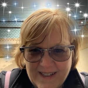 Meet your Posher, Debbie